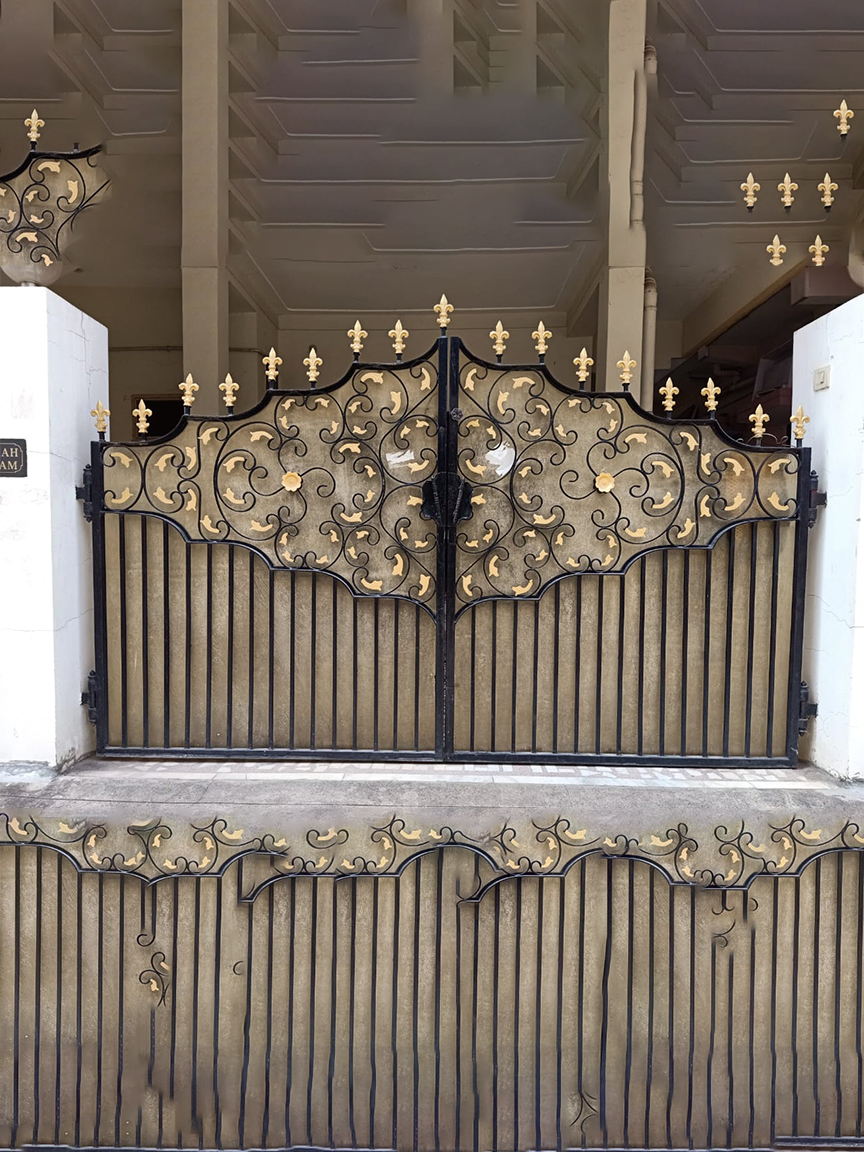 BALCONY GRILLS WITH PIPES